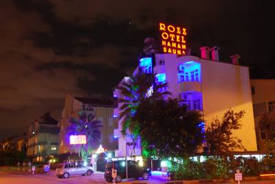 Rozz Hotel 1